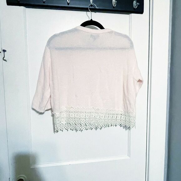 Topshop Women's Size 8 Light Pink Crop Knit Sweater Crew Neck Lace Crochet - Picture 4 of 4